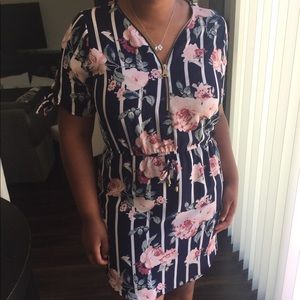 FREE SHIPPING‼️ Floral Dress Size L. $12